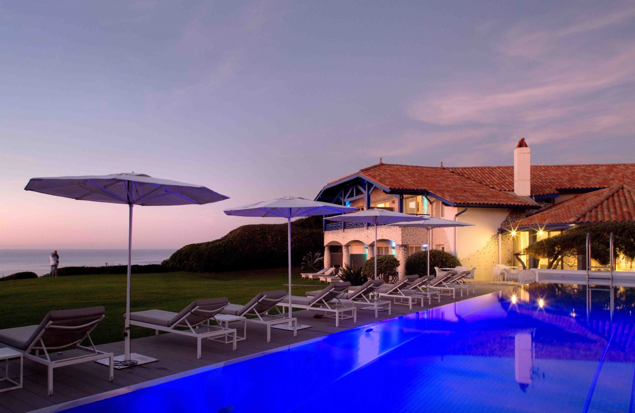 Piscine inox hôtel
